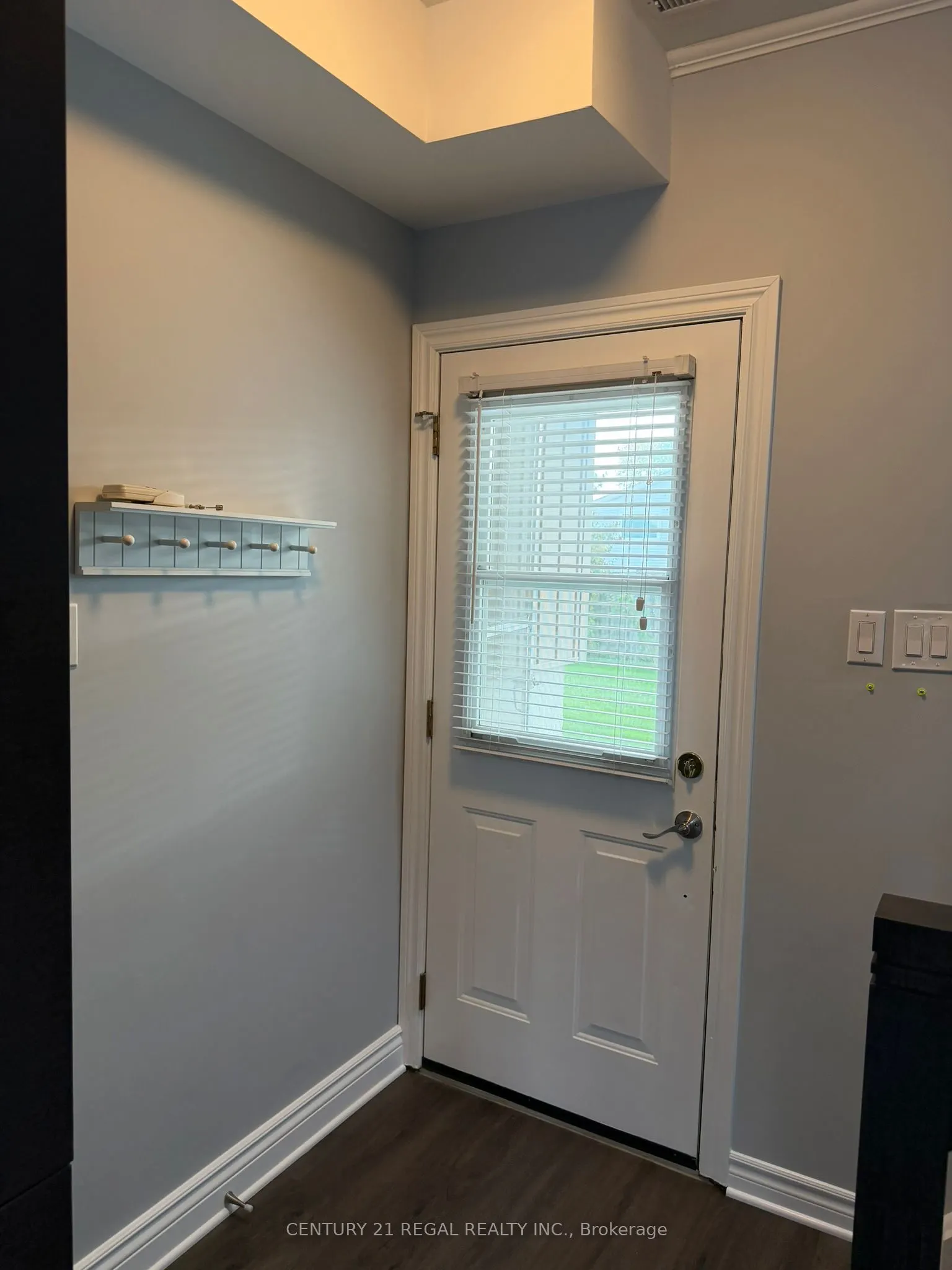 770 Applewood Crescent, #1