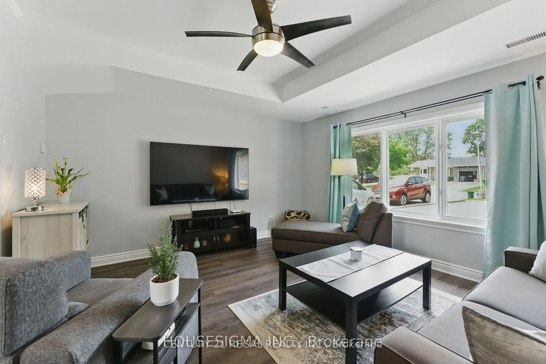 770 Applewood Crescent, #1