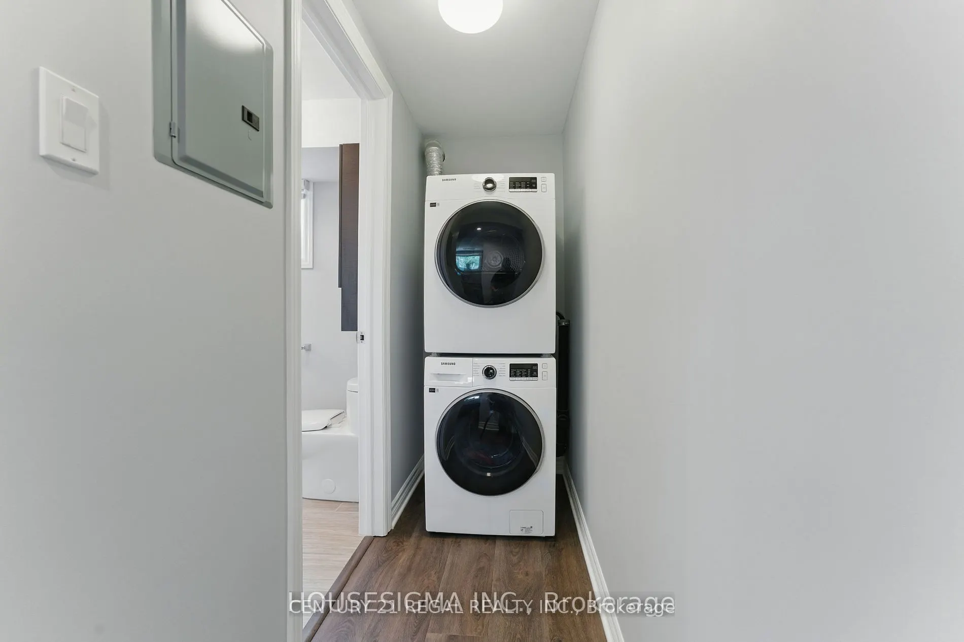 770 Applewood Crescent, #1
