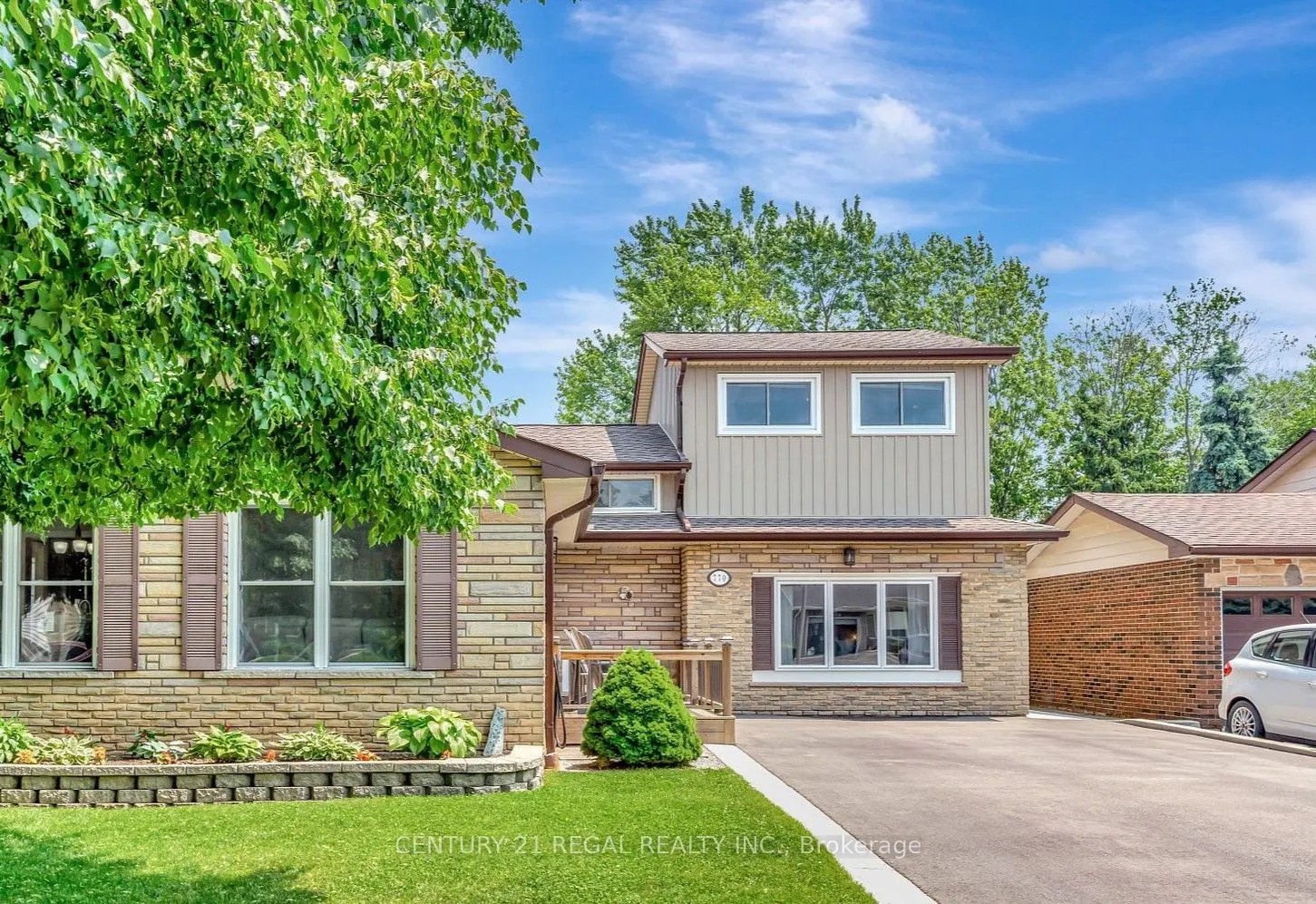 770 Applewood Crescent, #1