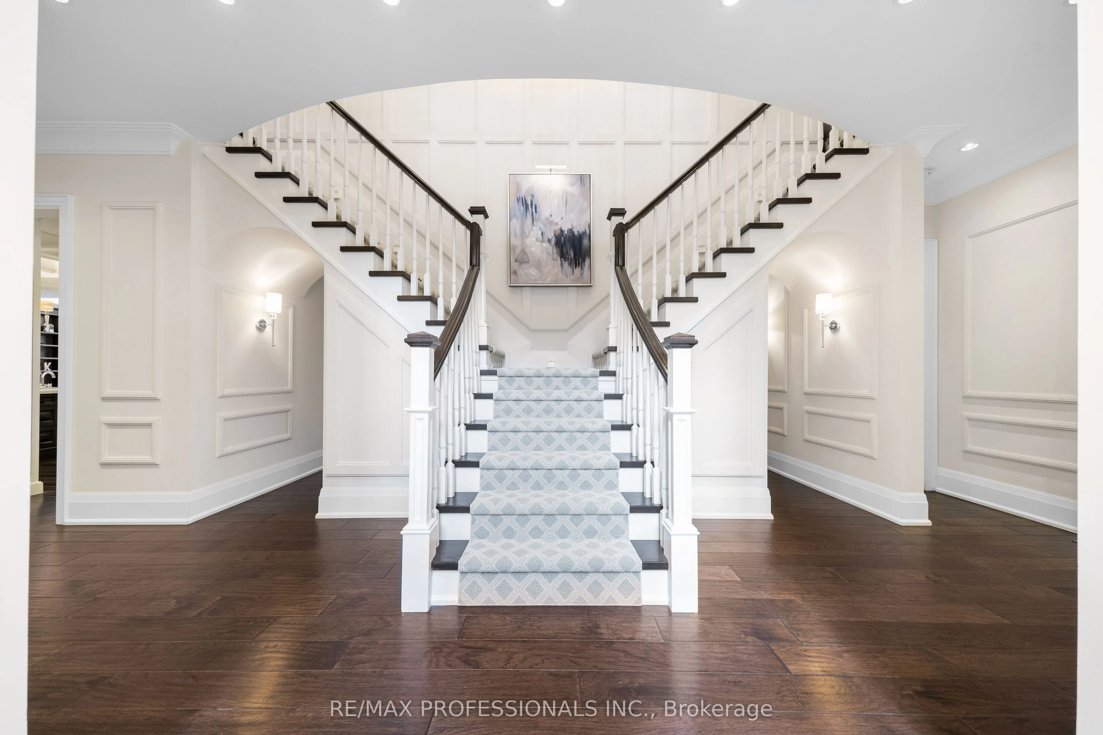 1285 Minaki Road