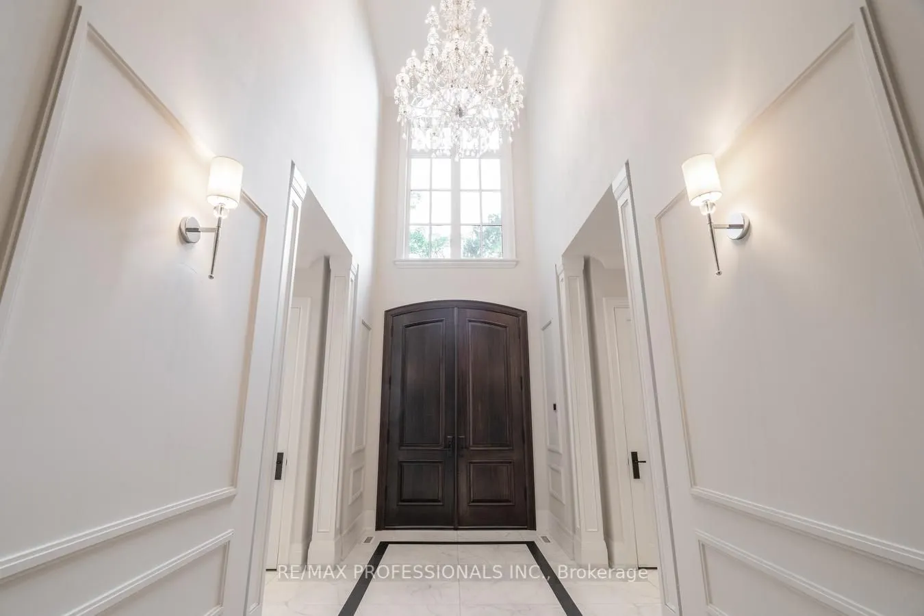 1285 Minaki Road