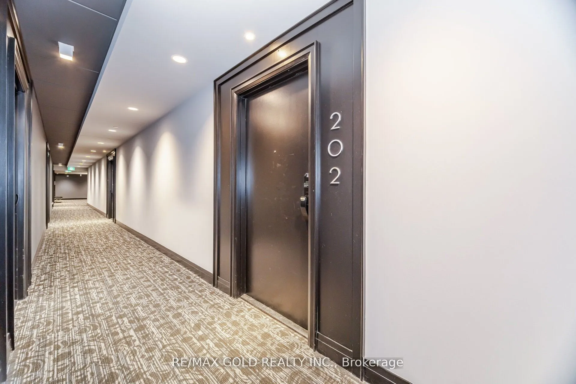 95 Dundas Street, #202