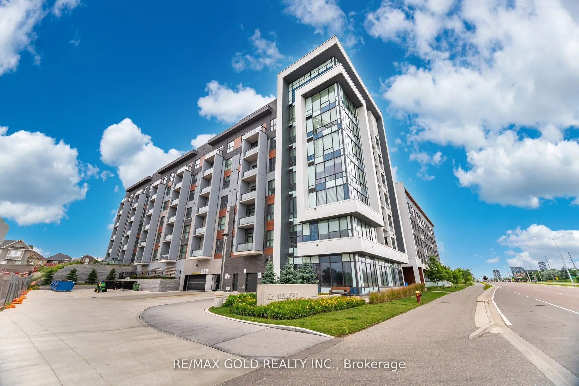 95 Dundas Street, #202
