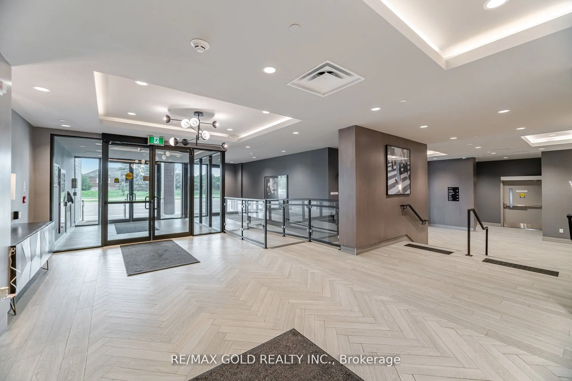 95 Dundas Street, #202