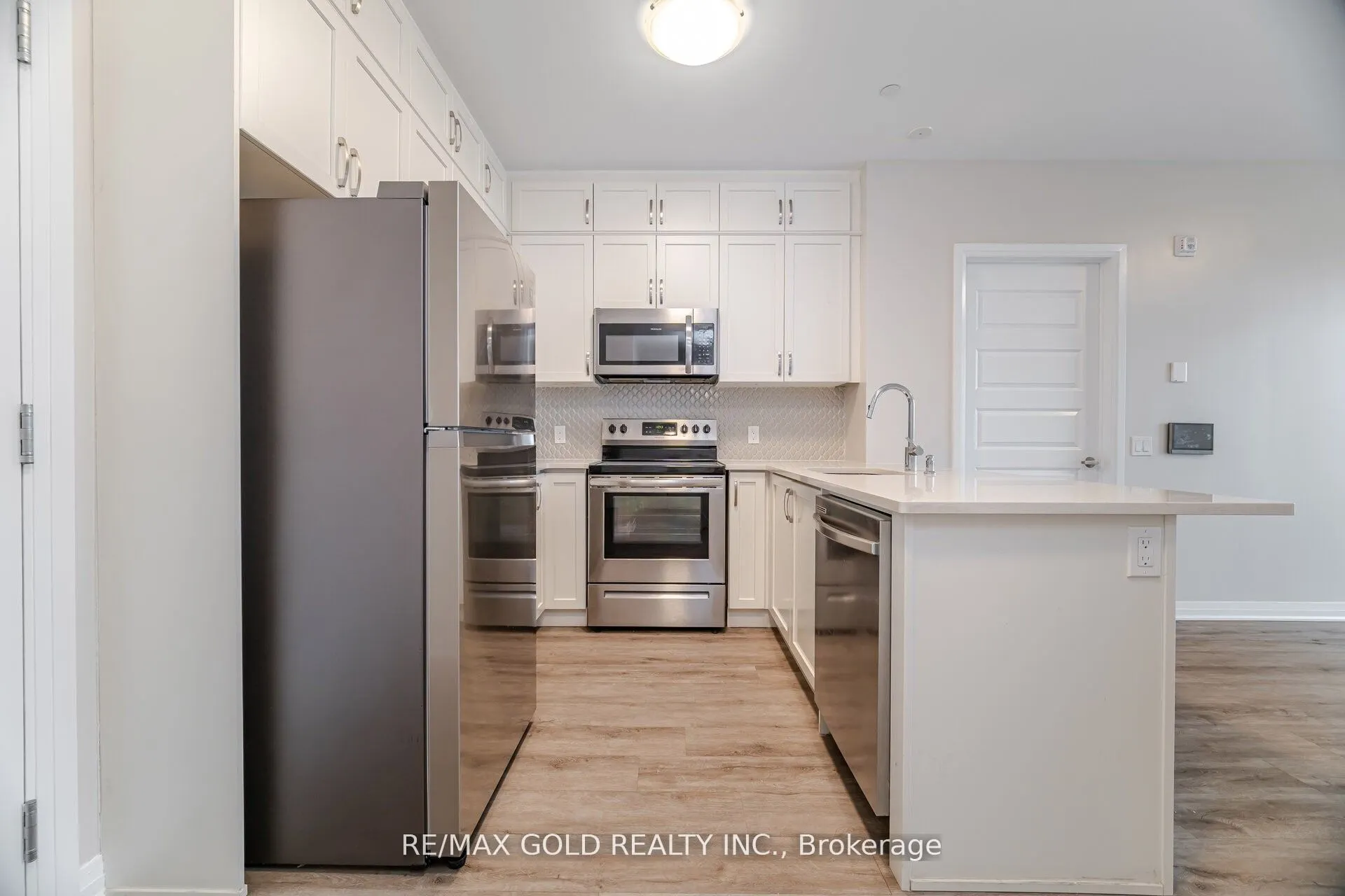 95 Dundas Street, #202