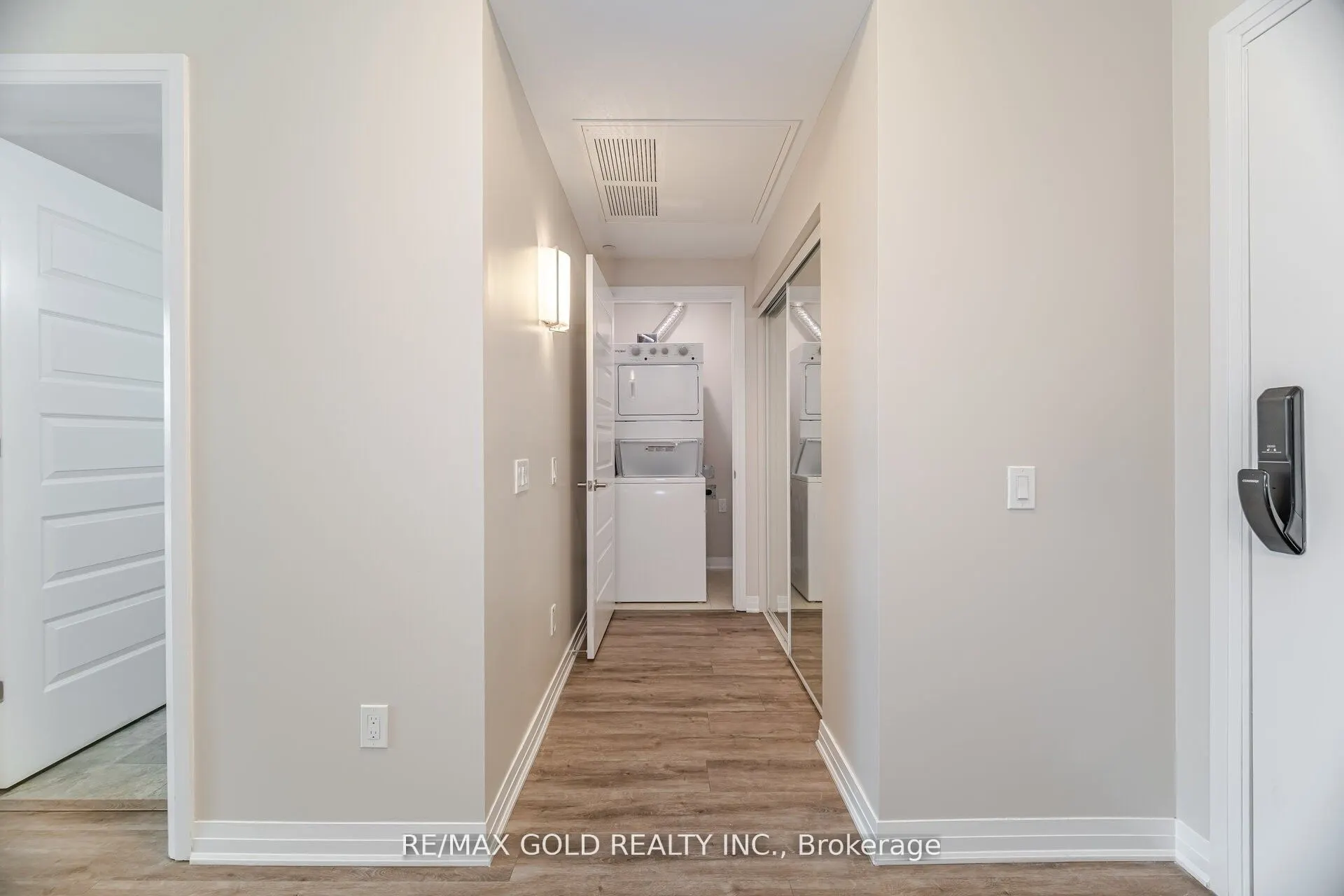 95 Dundas Street, #202