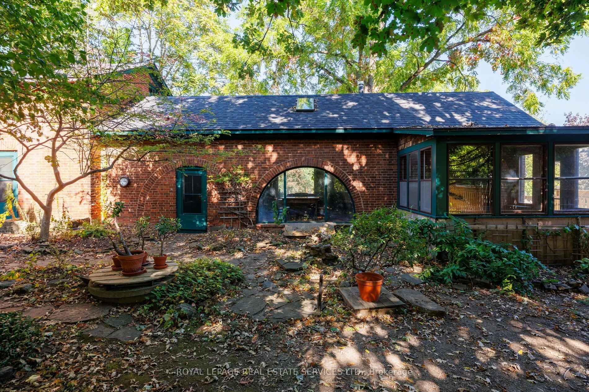 1506 Estes Crescent