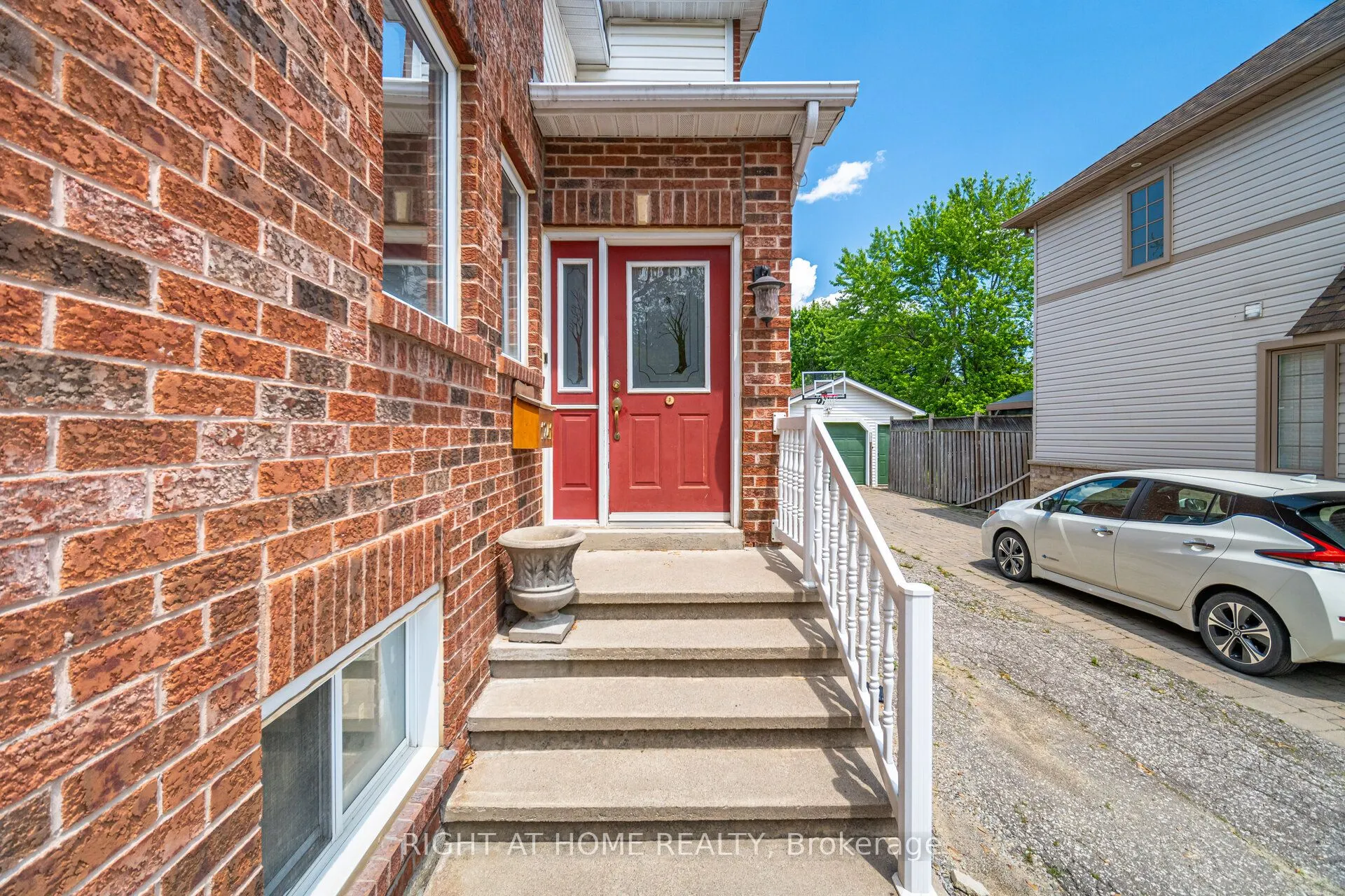 1241 Lakebreeze Drive