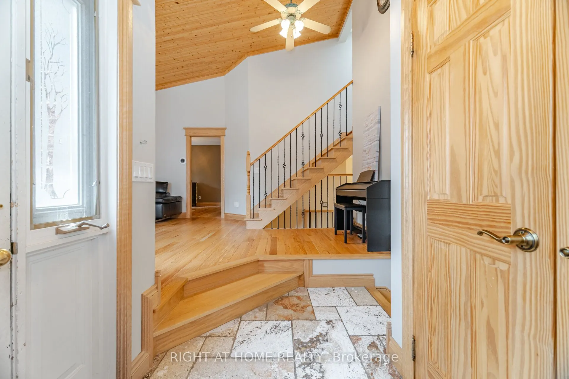 1241 Lakebreeze Drive