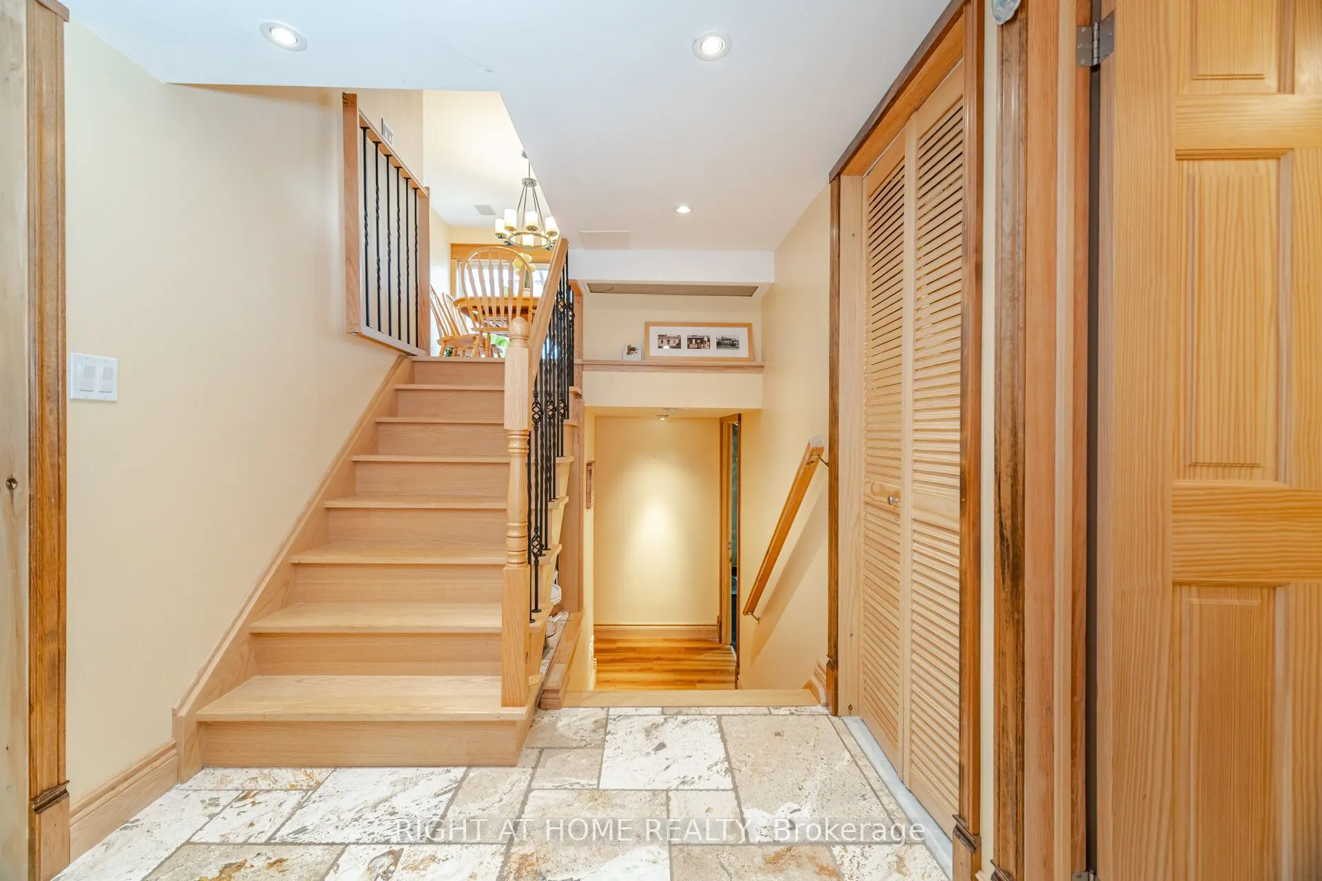 1241 Lakebreeze Drive