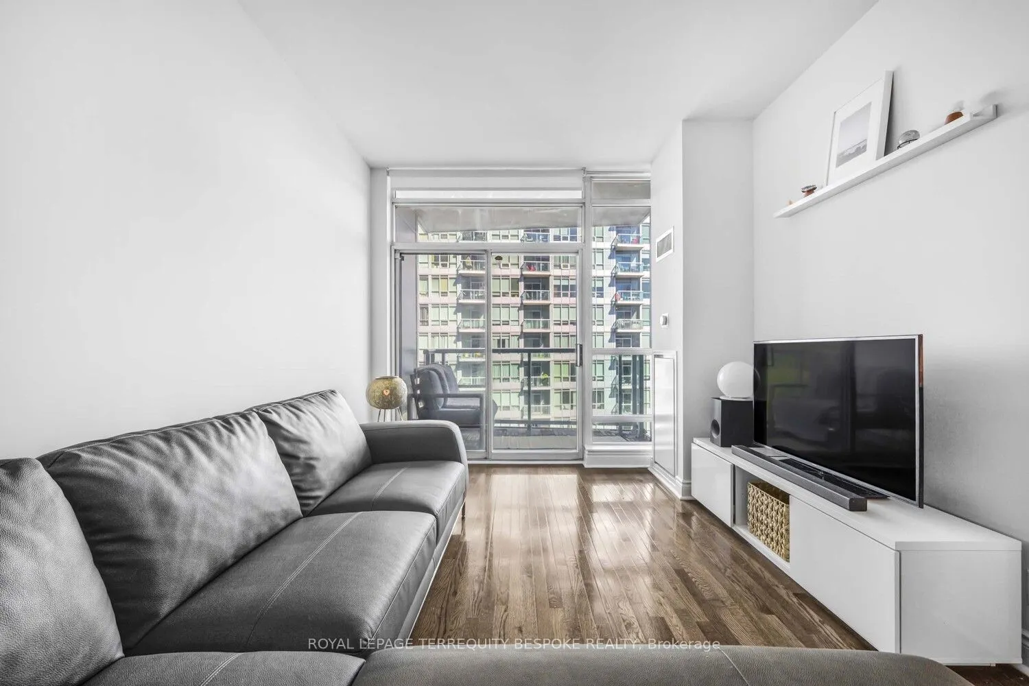 1910 Lake Shore Blvd Boulevard W, #906