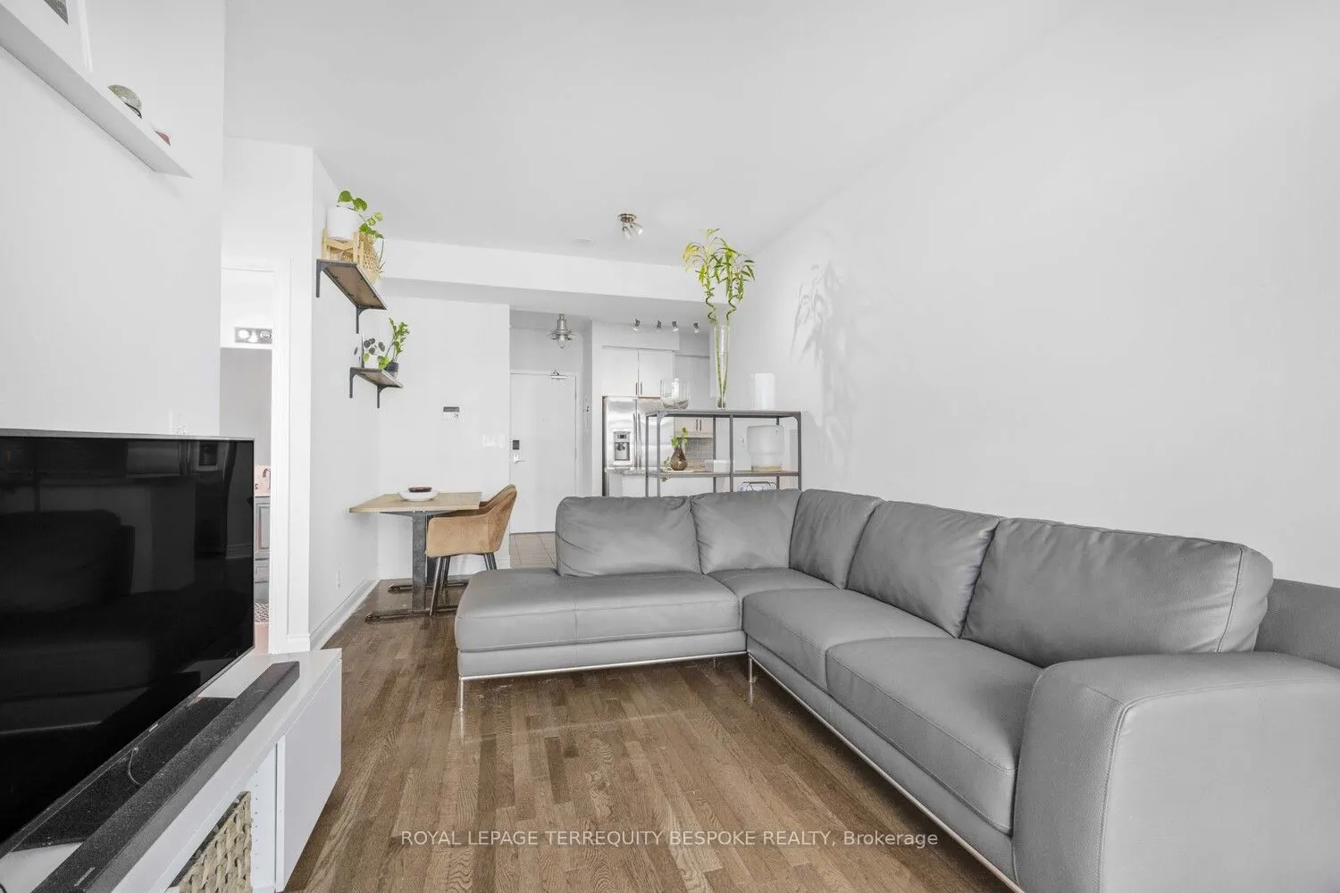 1910 Lake Shore Blvd Boulevard W, #906