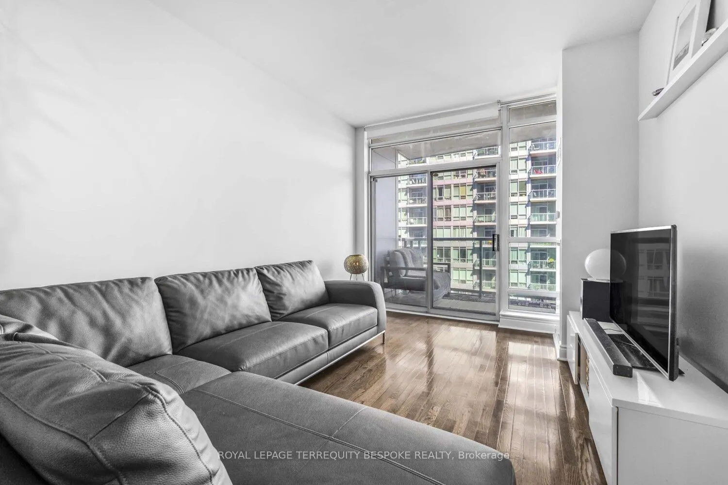 1910 Lake Shore Blvd Boulevard W, #906