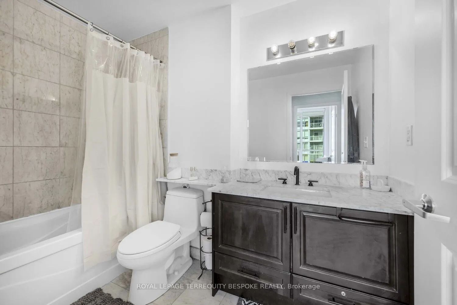 1910 Lake Shore Blvd Boulevard W, #906
