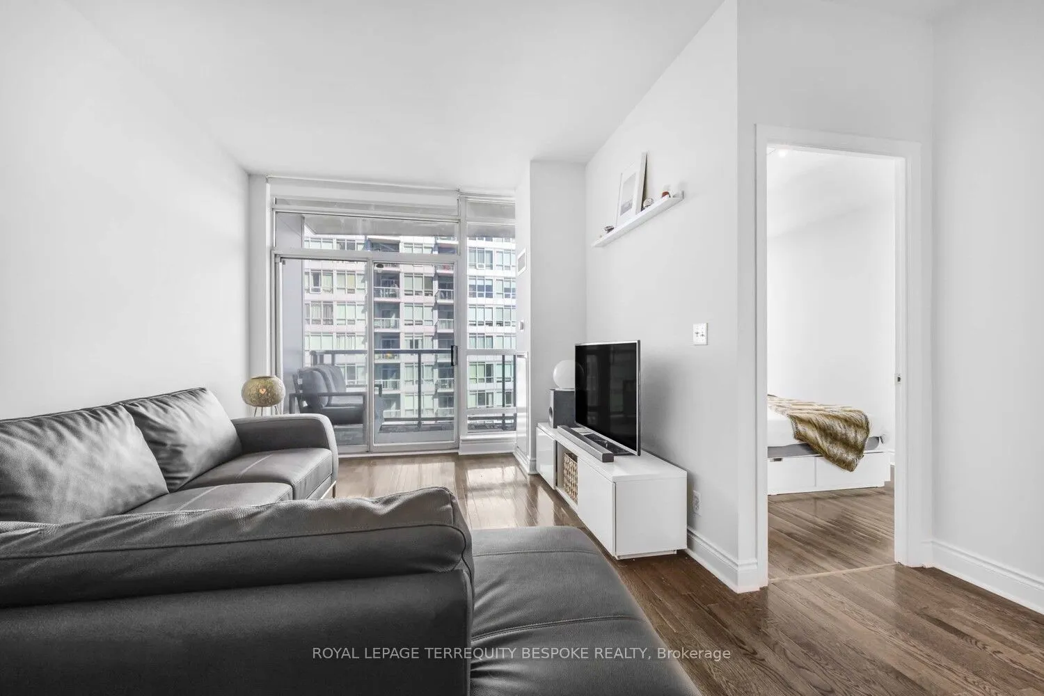 1910 Lake Shore Blvd Boulevard W, #906