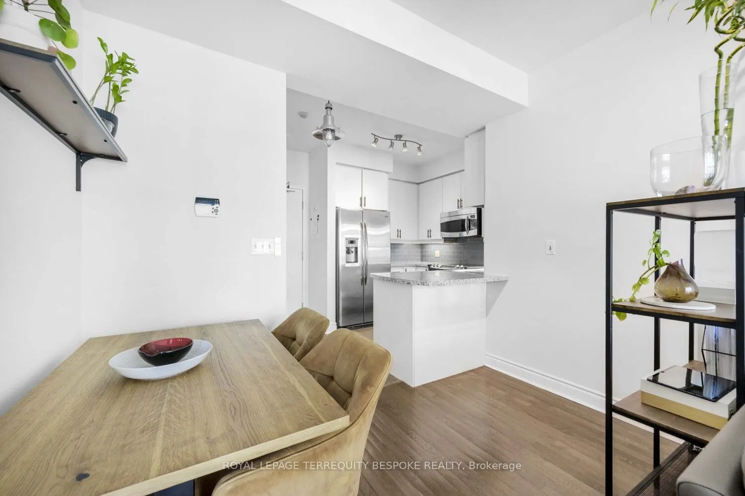 1910 Lake Shore Blvd Boulevard W, #906