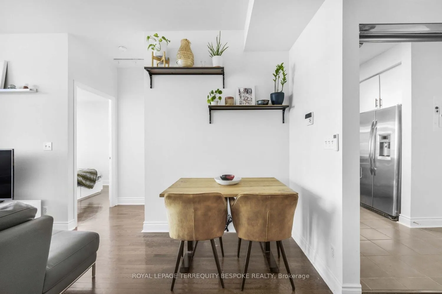 1910 Lake Shore Blvd Boulevard W, #906