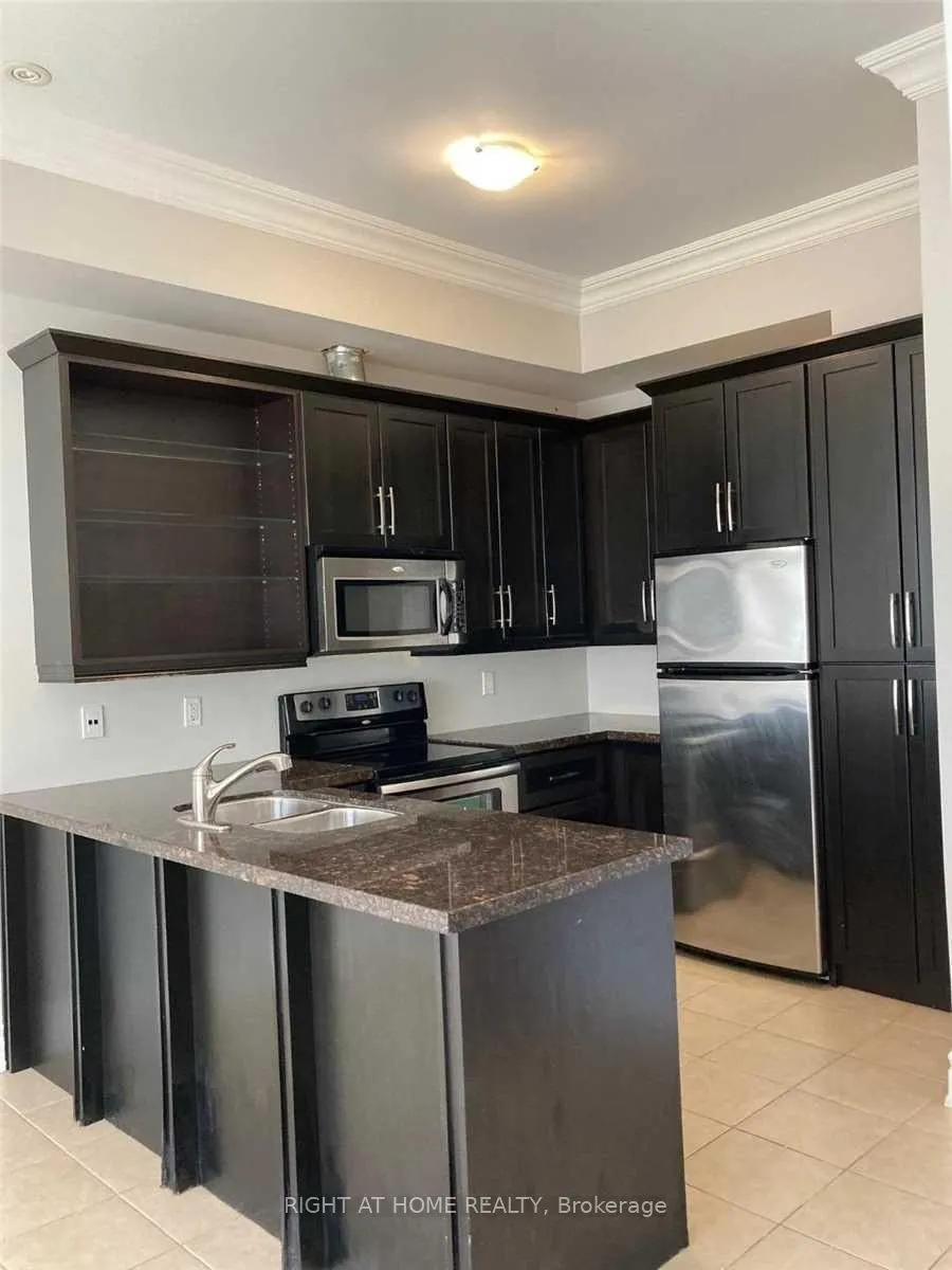 1009 Lorne Park Road, #2