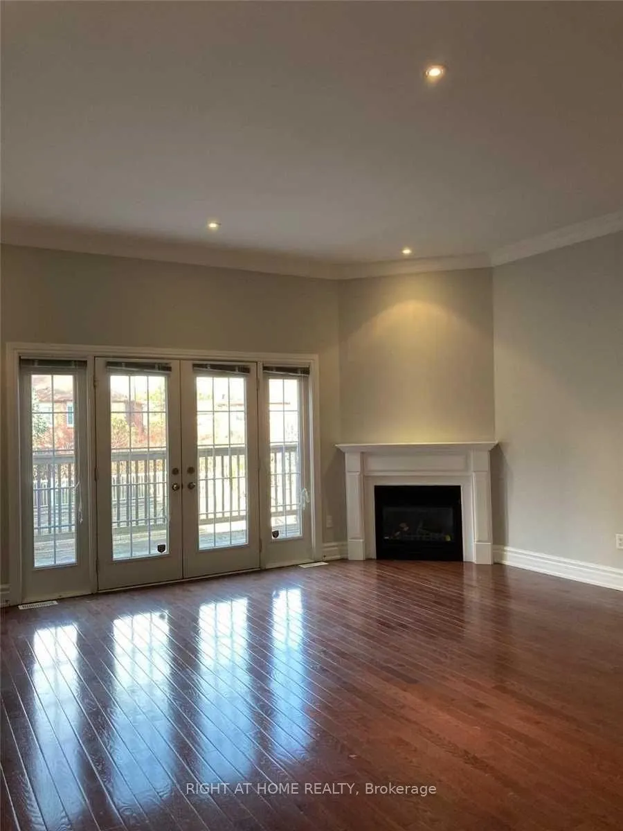 1009 Lorne Park Road, #2