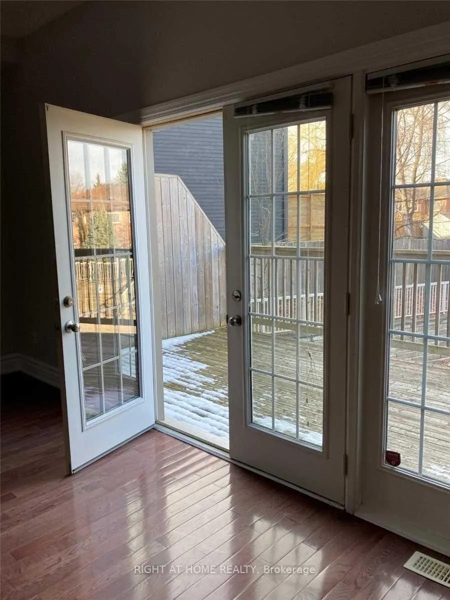 1009 Lorne Park Road, #2