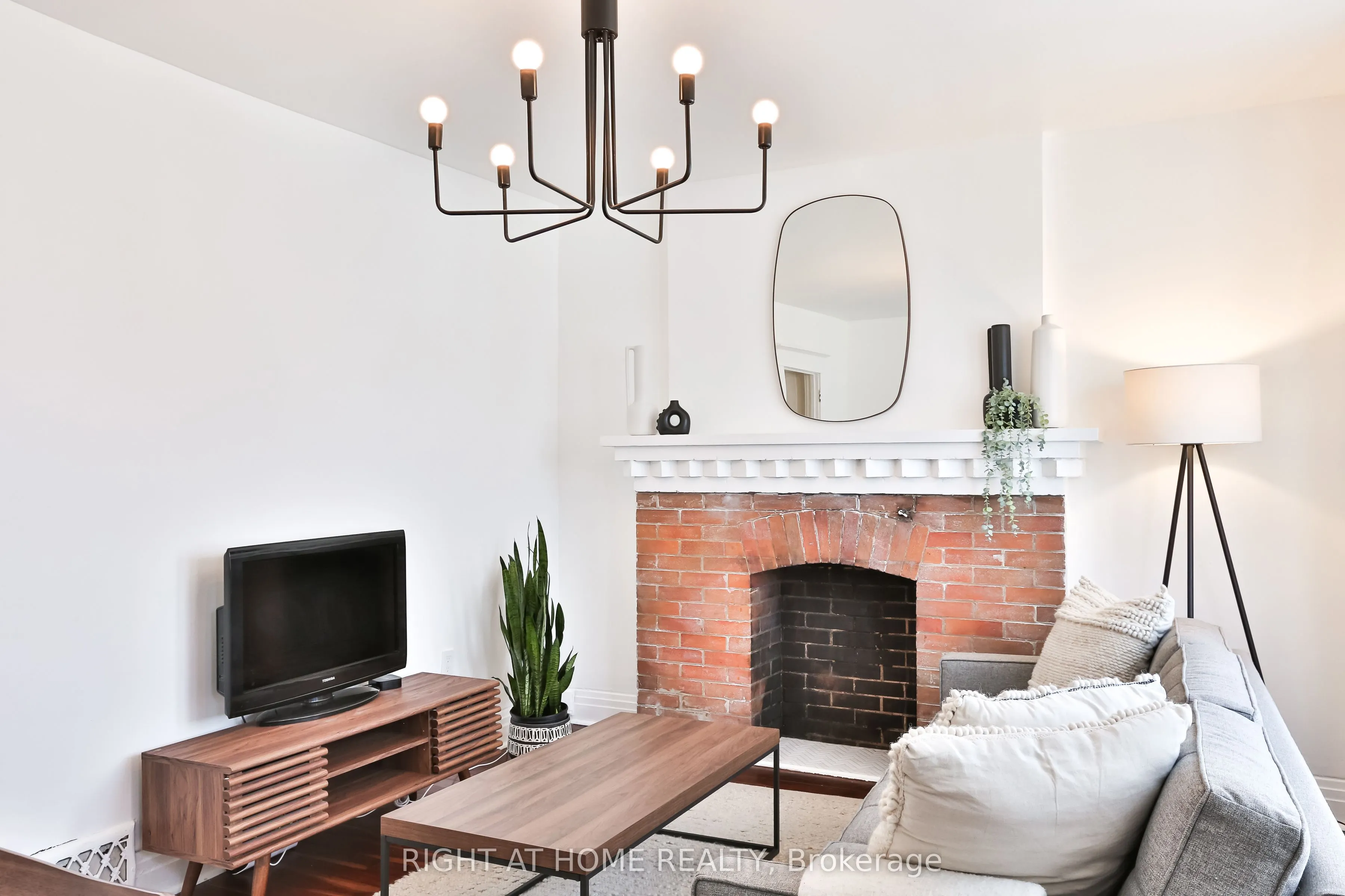 1365 Lansdowne Avenue, #2