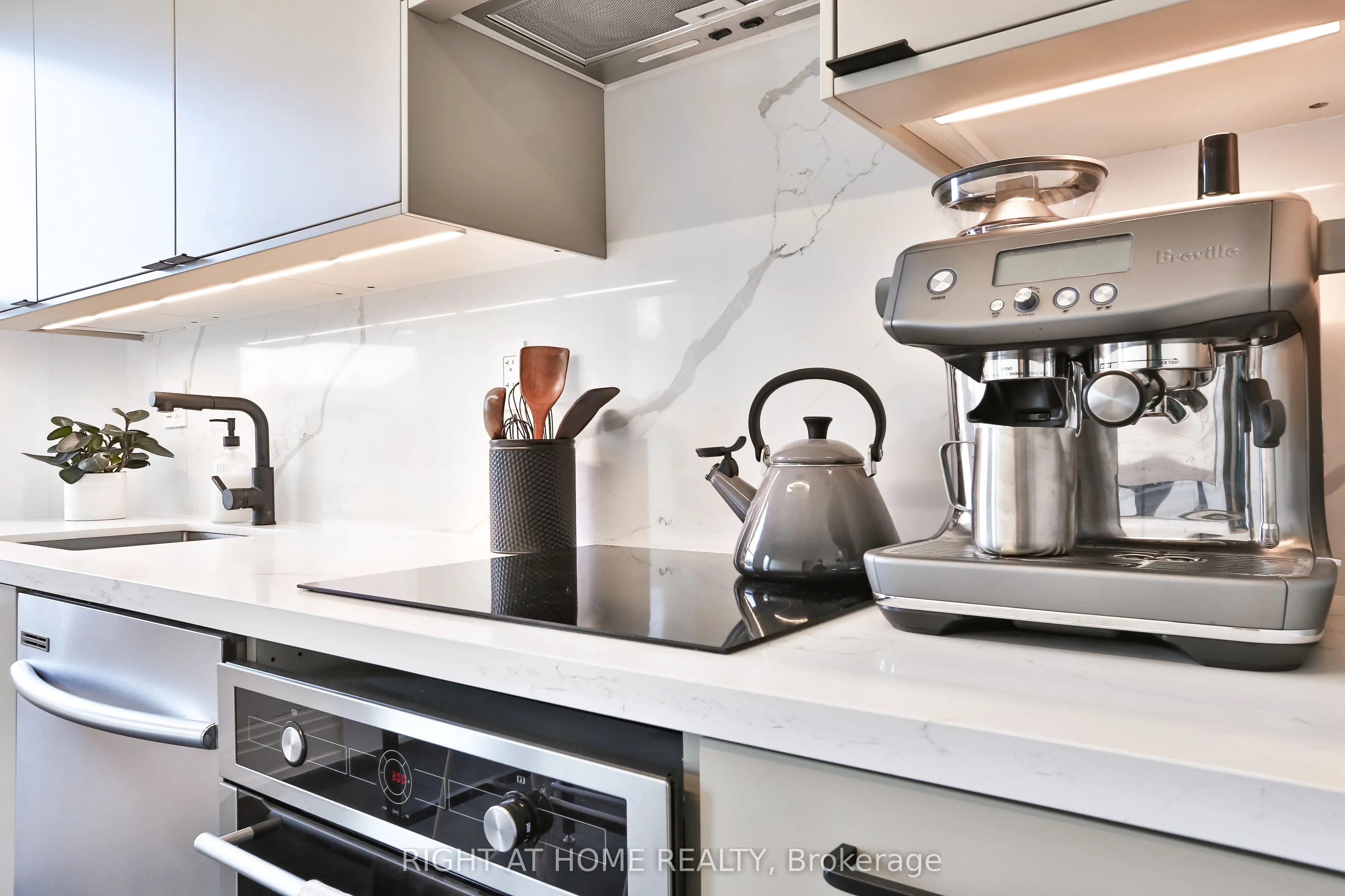 1365 Lansdowne Avenue, #2