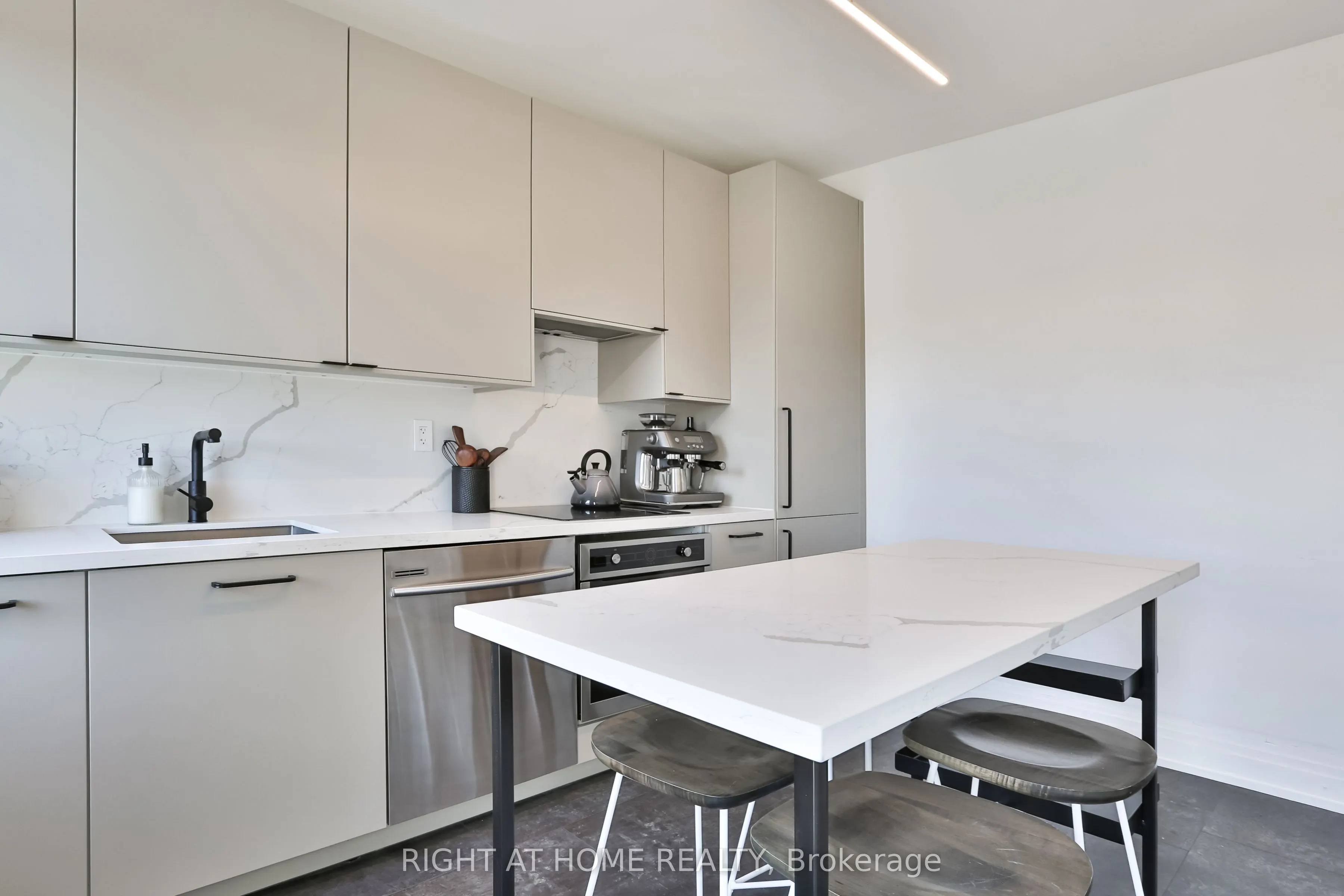1365 Lansdowne Avenue, #2