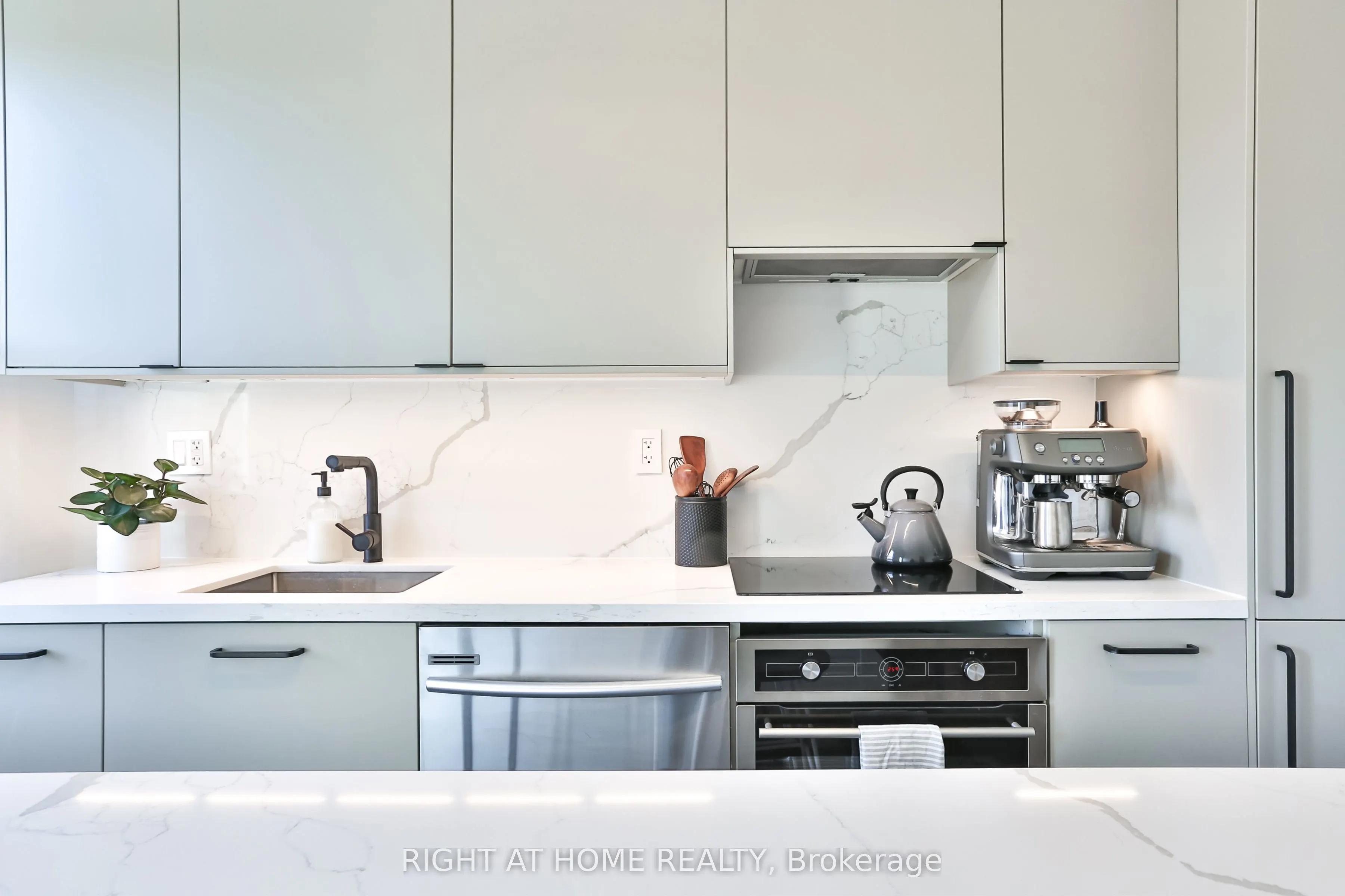 1365 Lansdowne Avenue, #2