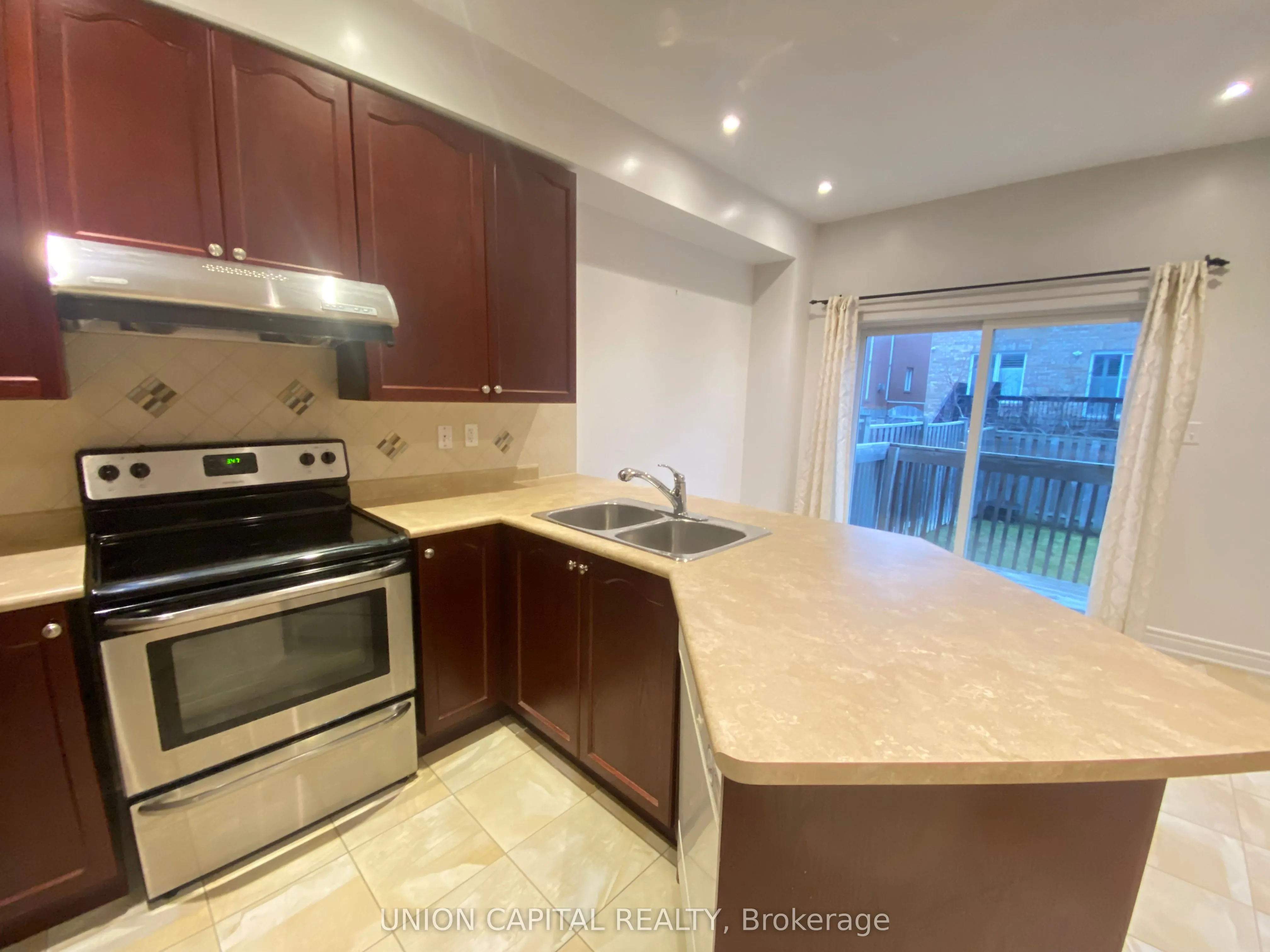 704 Courtney Valley Road