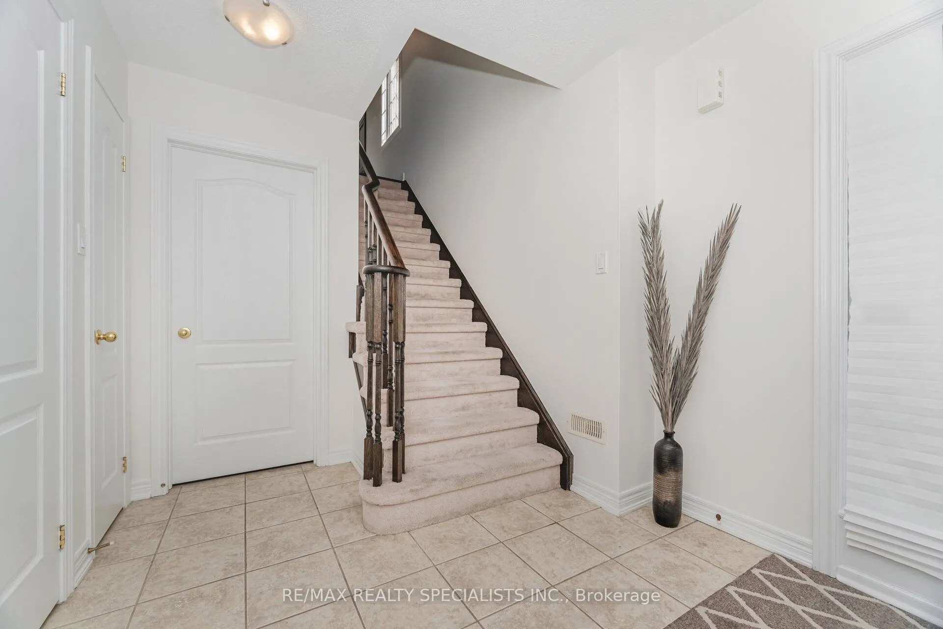 2 Shiraz Drive NE, #114