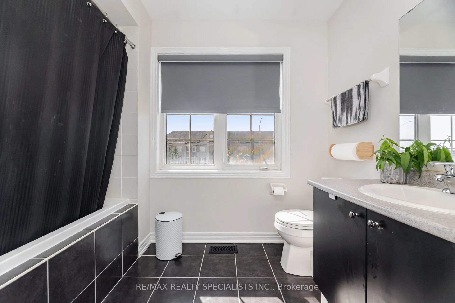 2 Shiraz Drive NE, #114
