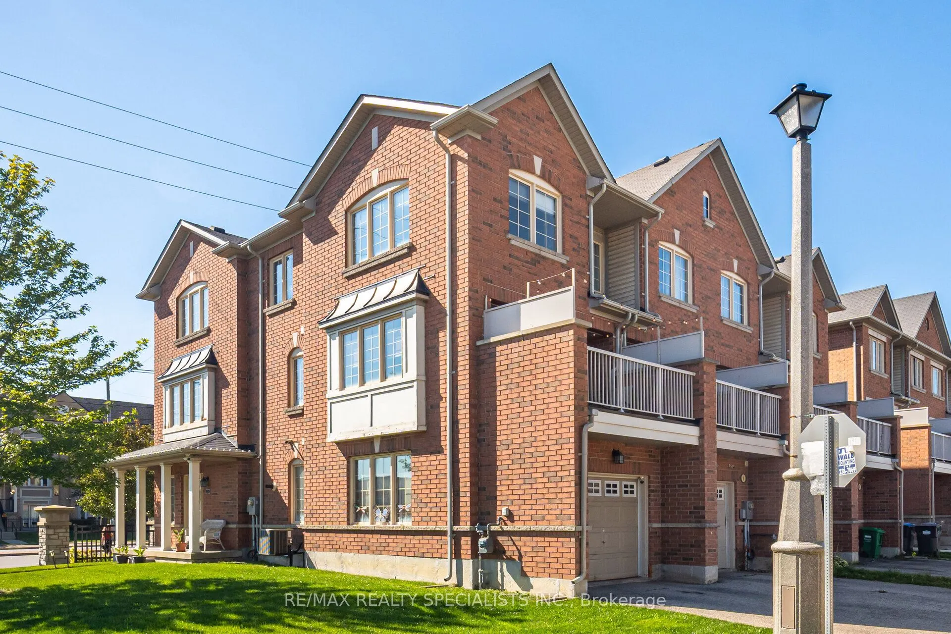 2 Shiraz Drive NE, #114