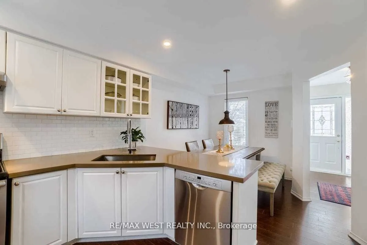 84 Mullis Crescent, #Main