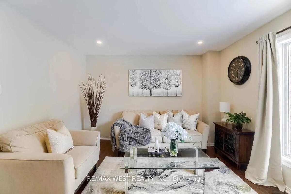 84 Mullis Crescent, #Main