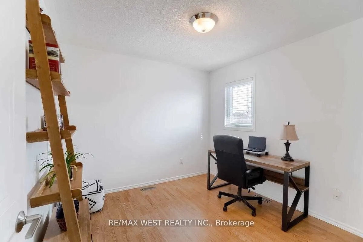 84 Mullis Crescent, #Main