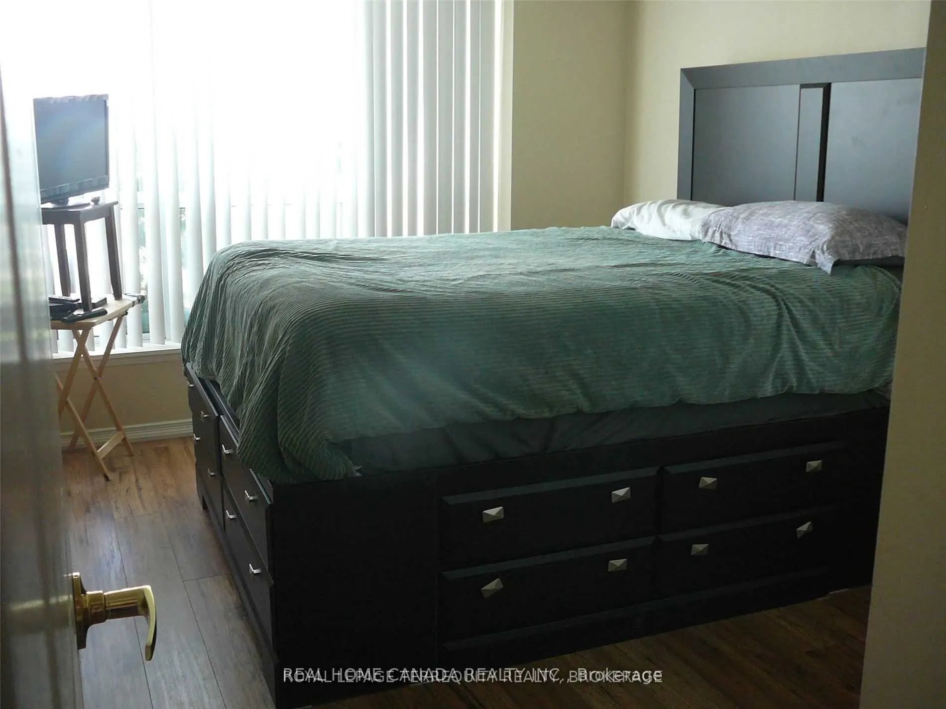 4879 Kimbermount Avenue, #1406