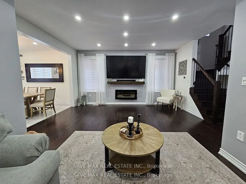 105 Whitlock Avenue E, #Upper