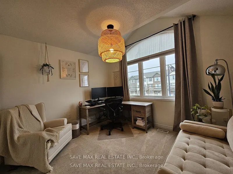 105 Whitlock Avenue E, #Upper