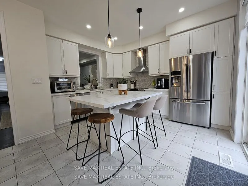 105 Whitlock Avenue E, #Upper