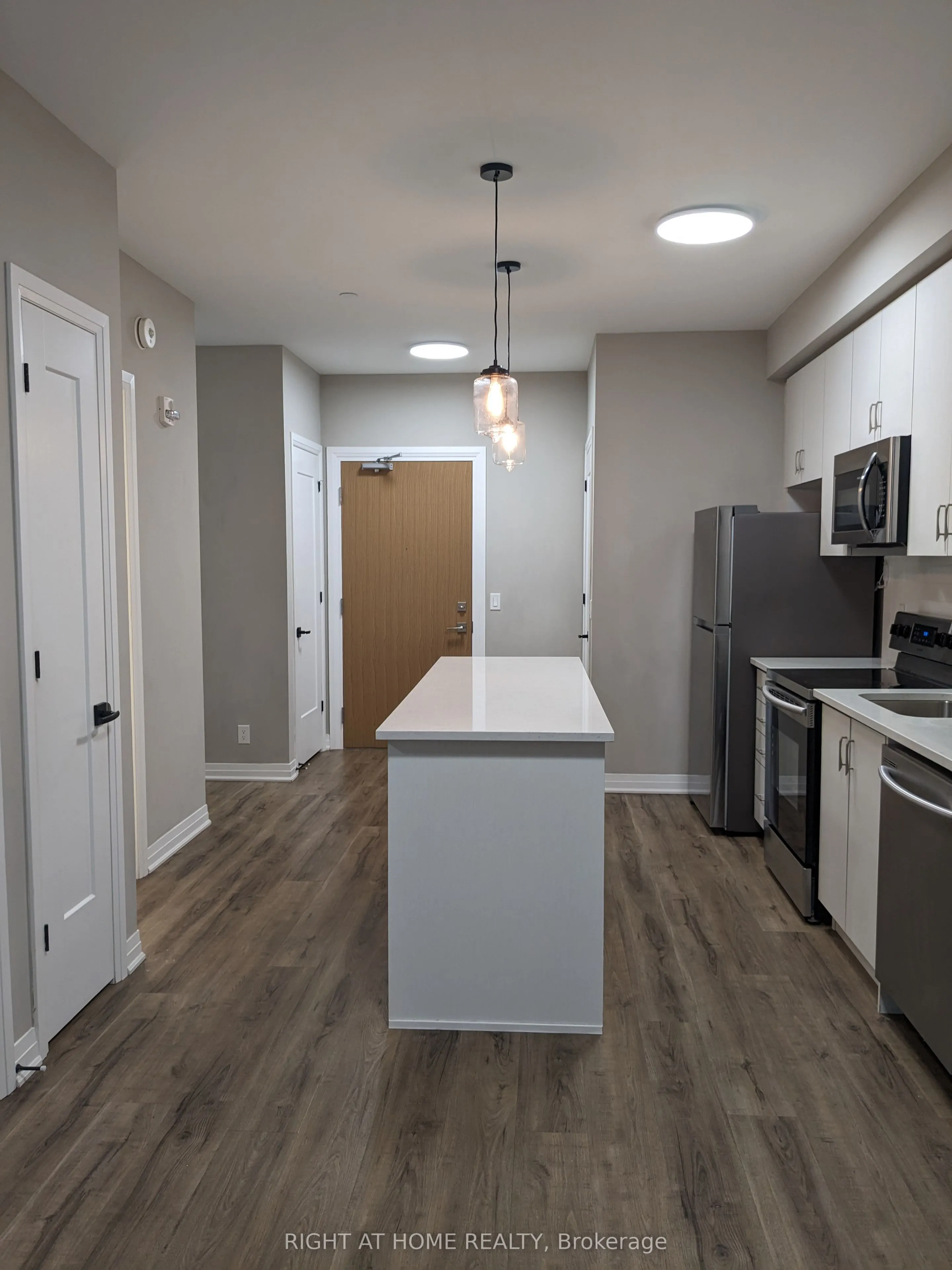 128 Grovewood Common, #327