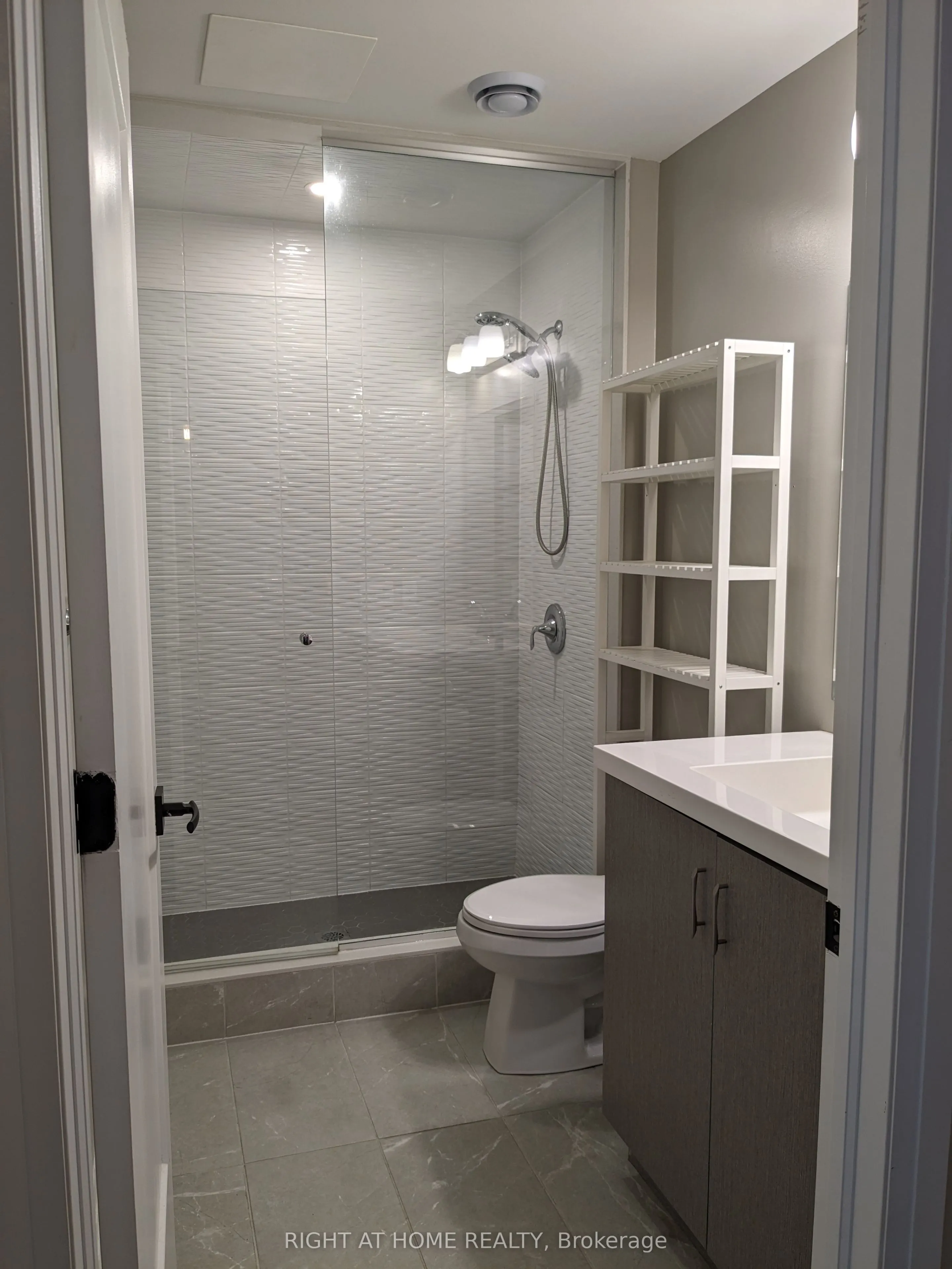 128 Grovewood Common, #327