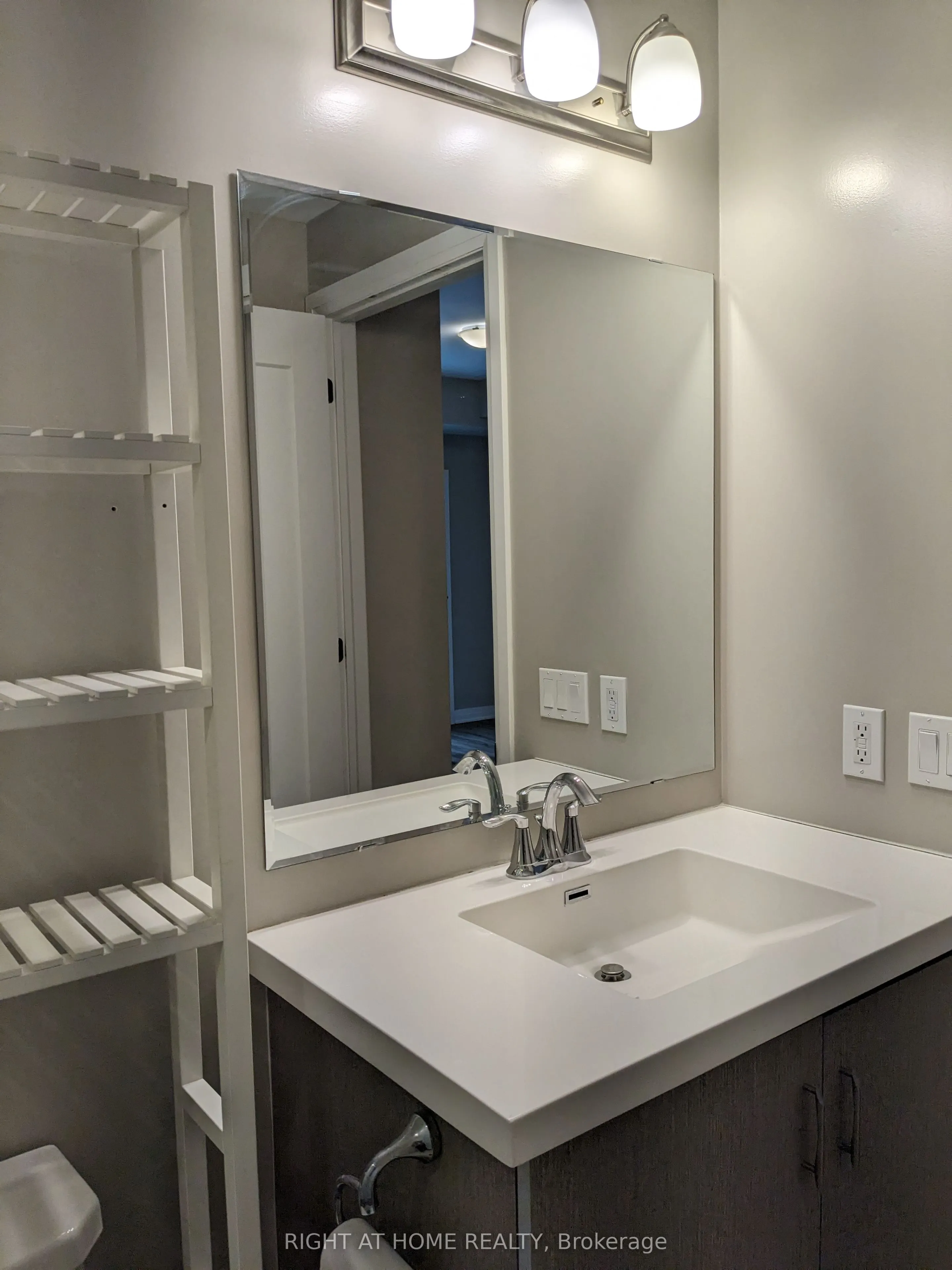 128 Grovewood Common, #327