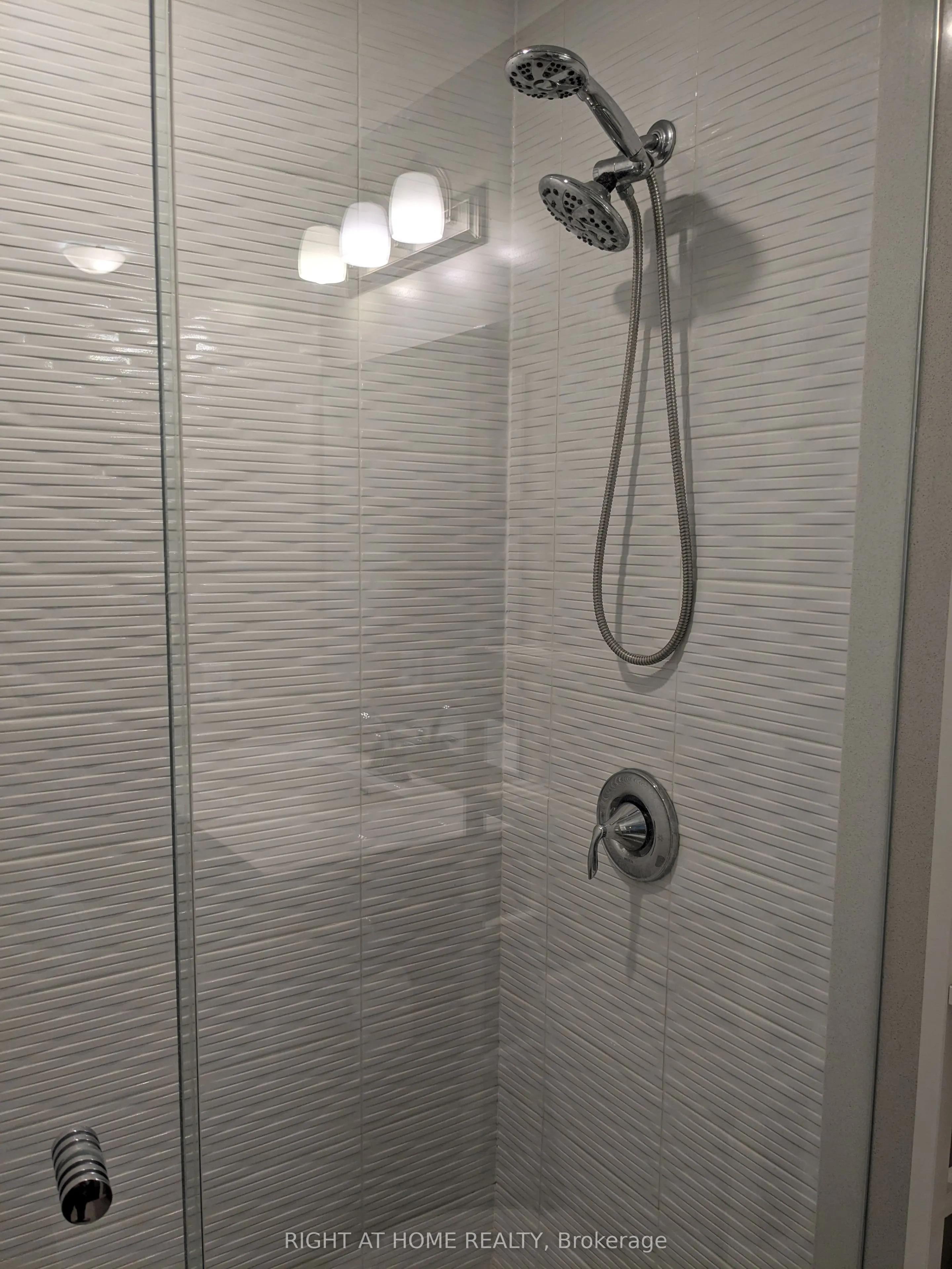128 Grovewood Common, #327