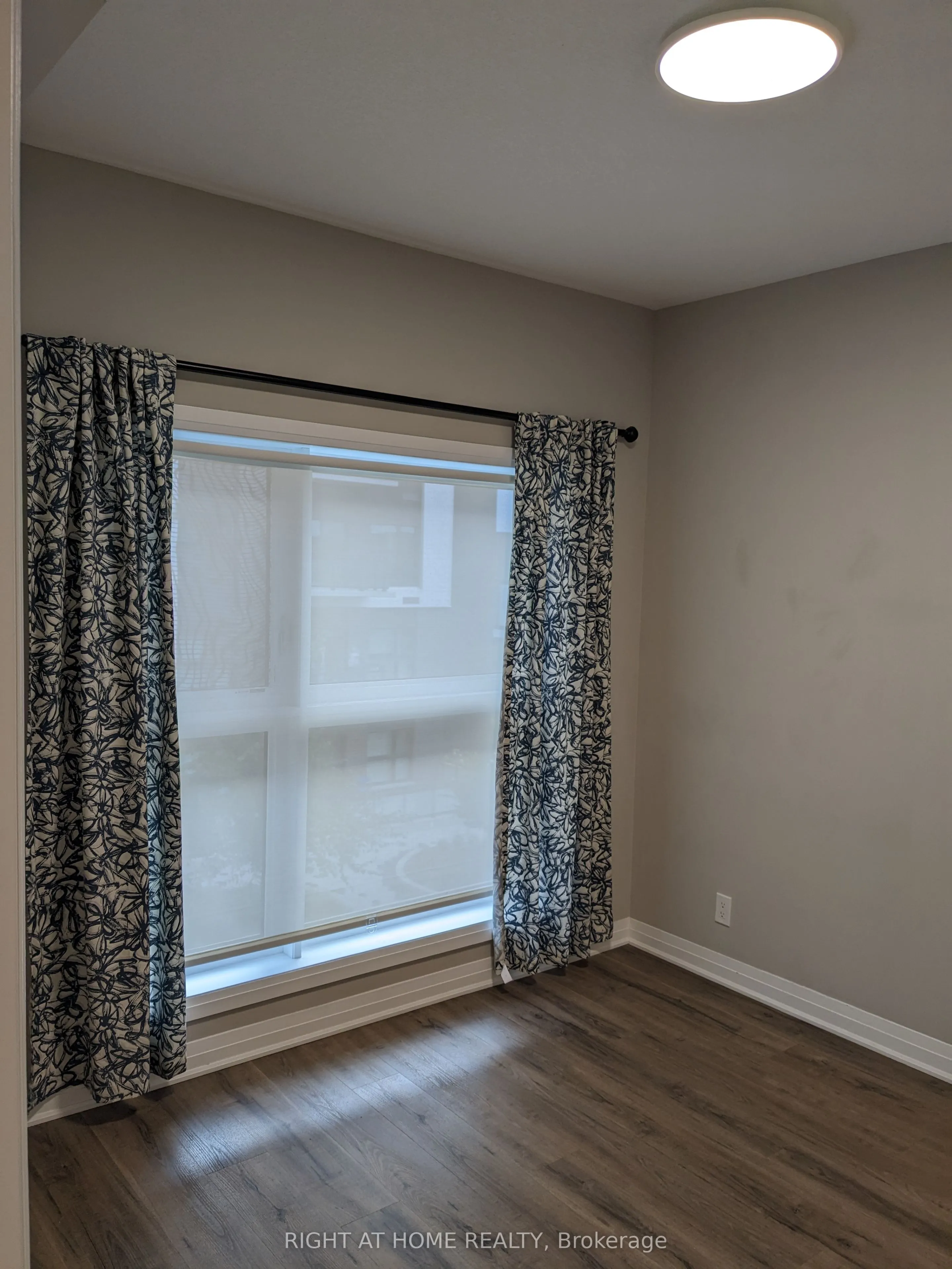 128 Grovewood Common, #327