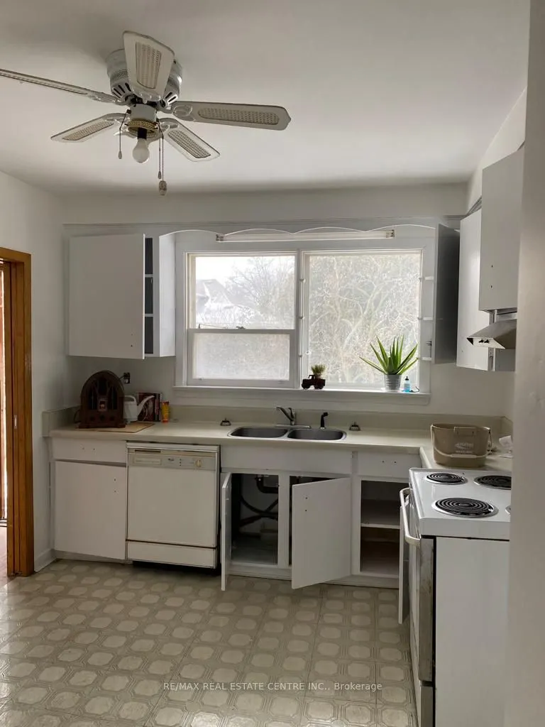 462 Scarsdale Crescent