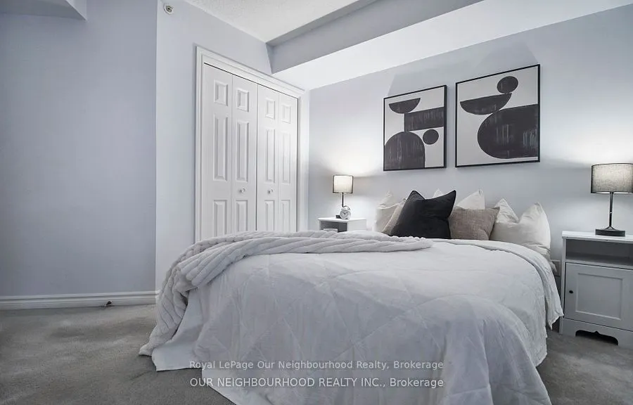 1431 Walkers Line, #208