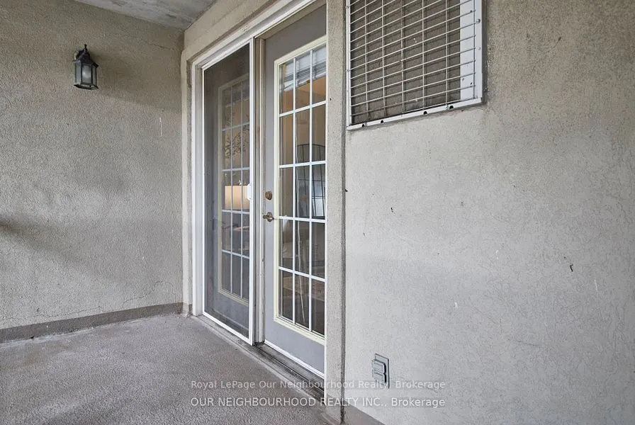 1431 Walkers Line, #208