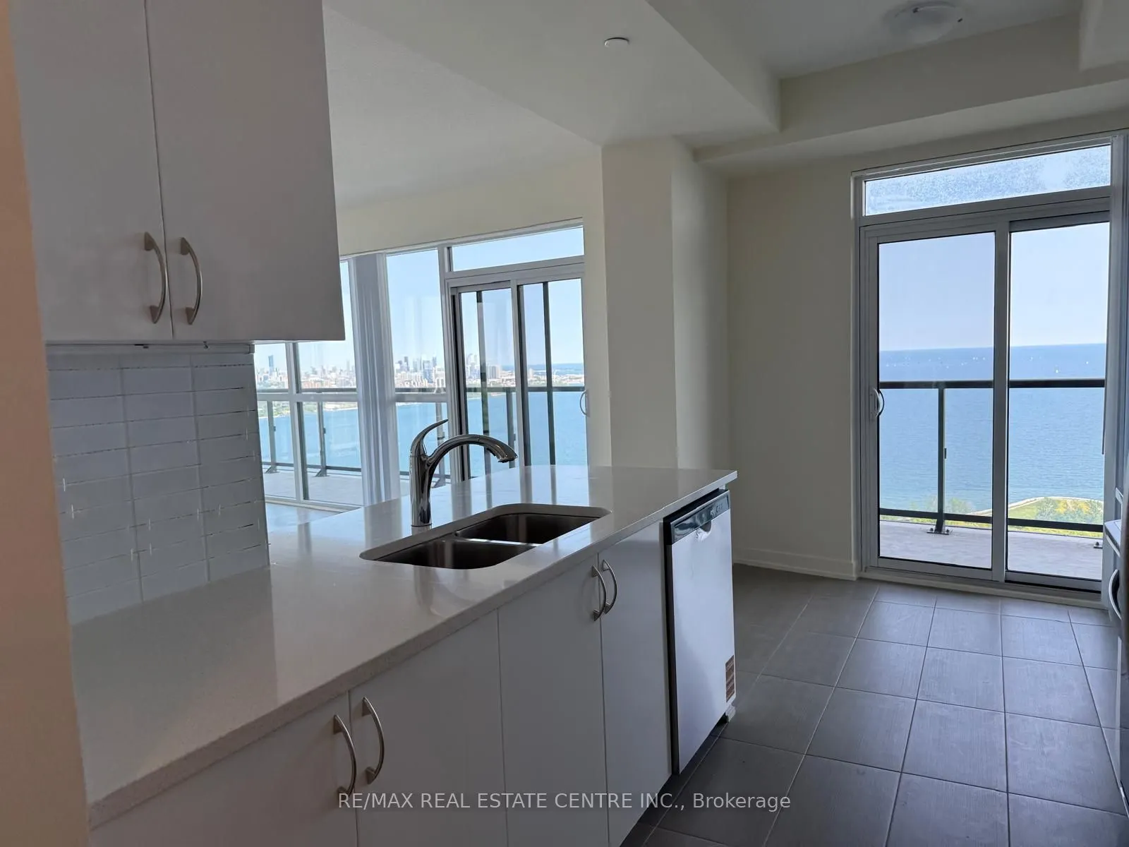 38 Annie Craig Drive, #4702