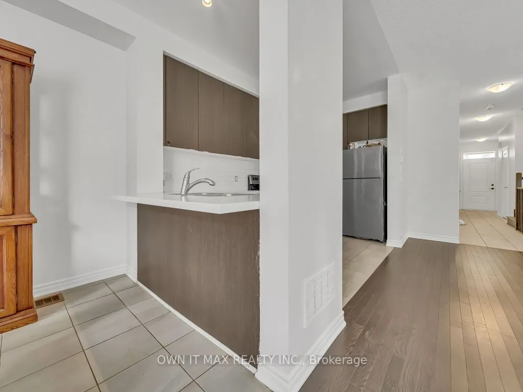 50 EDINBURGH Drive, #52